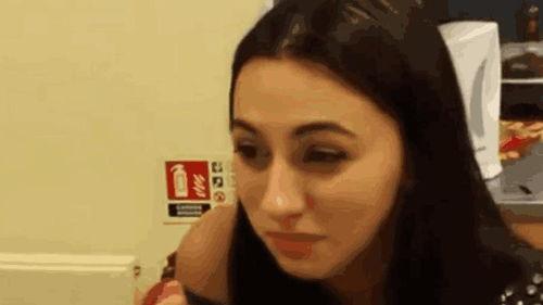 黑脸在线吃瓜女生,揭秘娱乐圈幕后真相