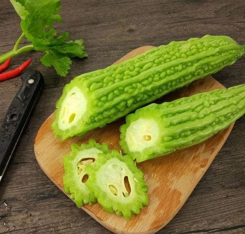 阿勒泰吃瓜图片,夏日美食盛宴