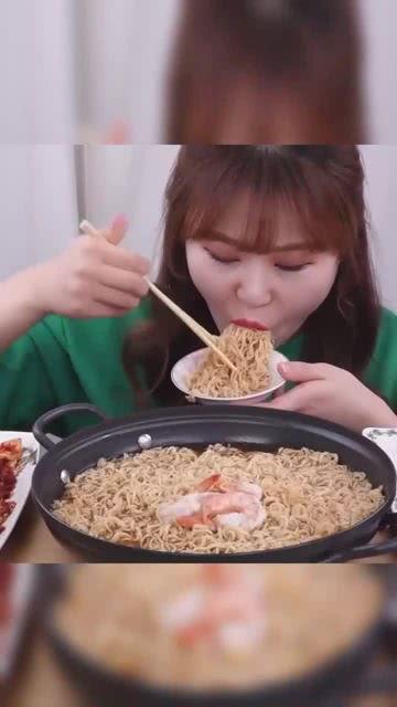 泡面姐吃瓜,揭秘娱乐圈那些不为人知的幕后故事